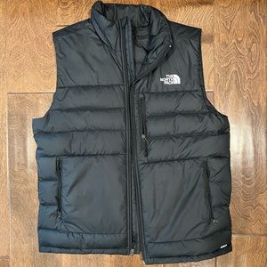 Men’s black North Face vest